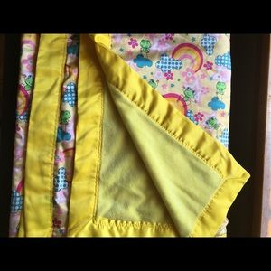 💛💚Character toddler blanket 💛💚